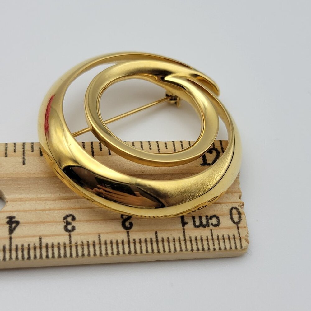 Vintage Signed MONET Gold Tone Brooch Double Circle Open Work 39 mm Modernist - Picture 7 of 7